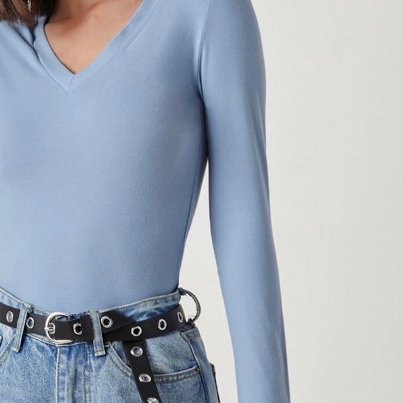 Basic V Neck Top . - Picture 4 of 5